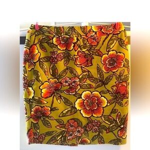 LOFT FLORAL LINED STRAIGHT SKIRT ABOVE KNEE 8P COTTON BACK SMALL SLIT AVOCADO